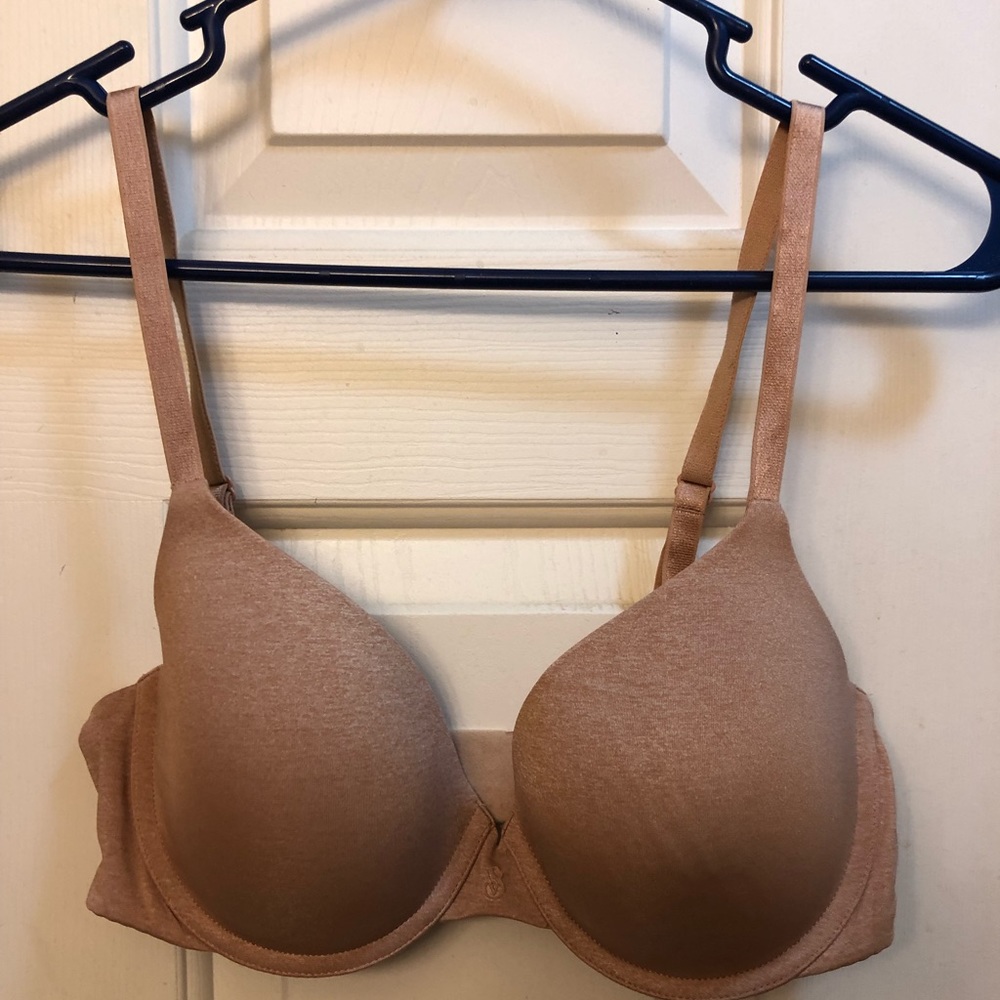 Victoria’s Secret nude bra 34D